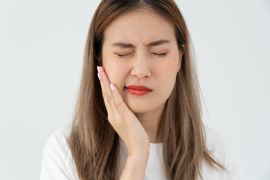 Preventing and Treating Tooth Sensitivity